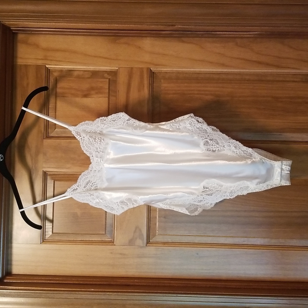 Vintage Victoria's Secret Ivory Teddy M